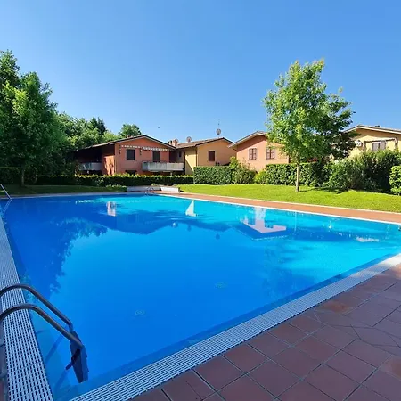 Holidays Apartment *